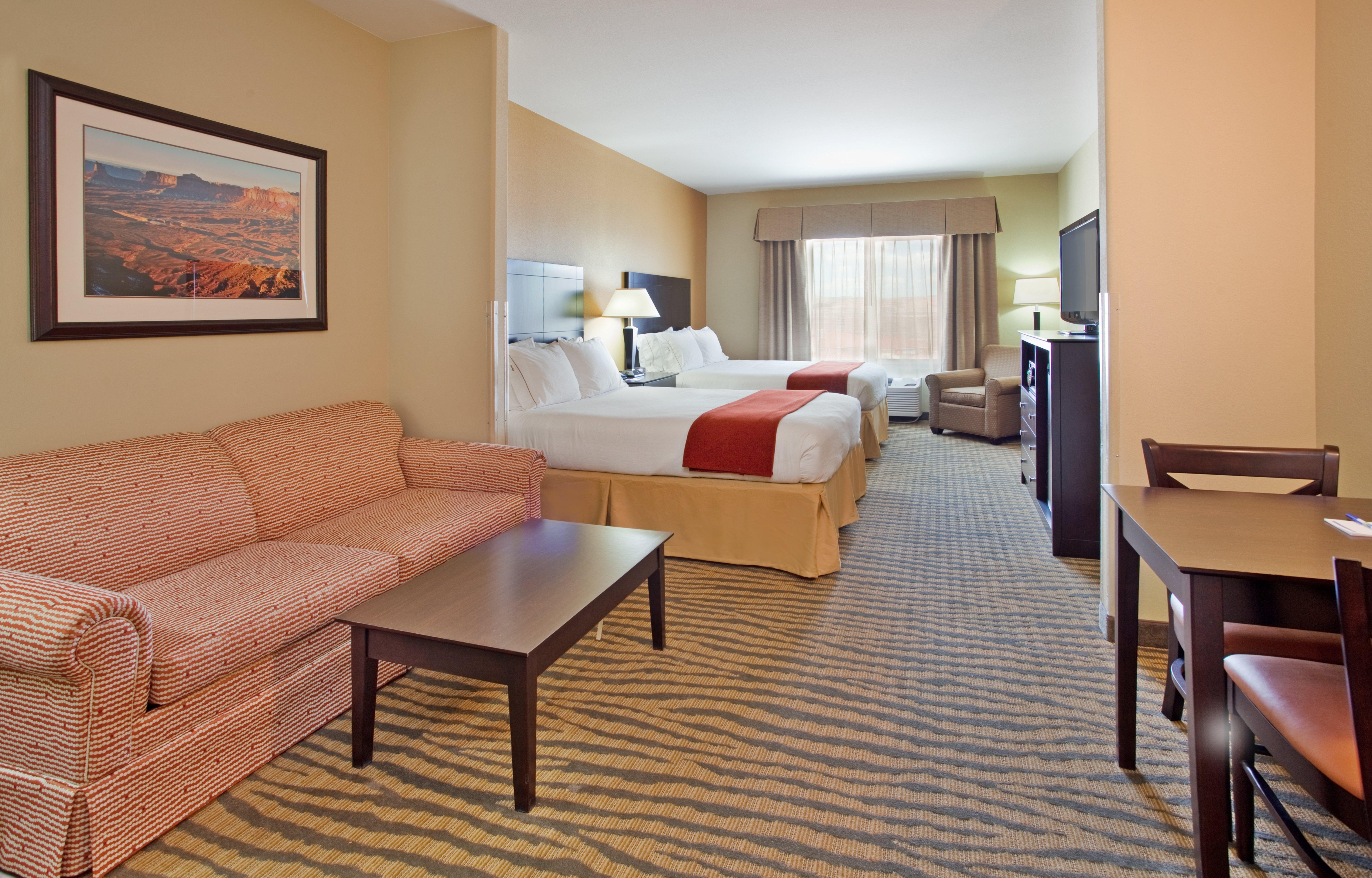 Holiday Inn Express & Suites Gallup East By Ihg Exterior foto